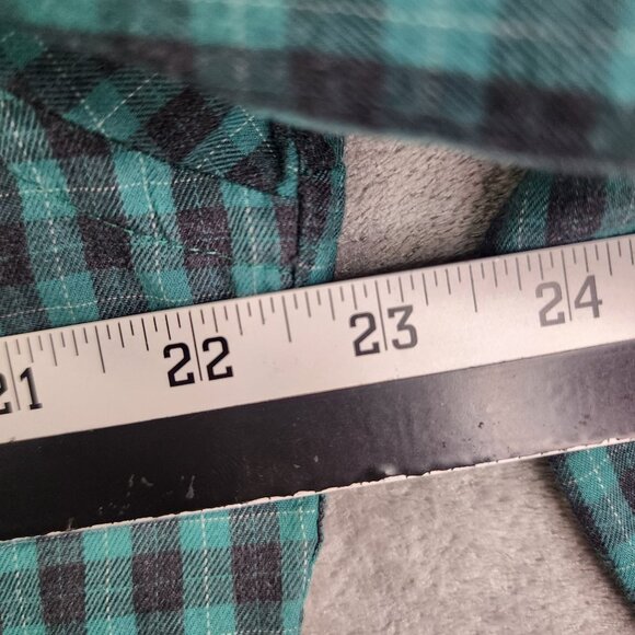 Mens Van Heusen Green & Black Checkered Shirt Long Sleeve Button Down Size M - Picture 5 of 7